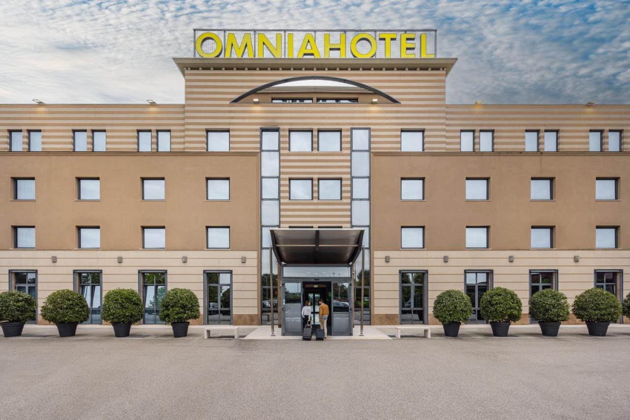 Hotel Omnia Noventa di Piave Kültér fotó
